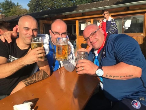 Bonnes Bières dans une des Casas Bleues FFF (à Munich)