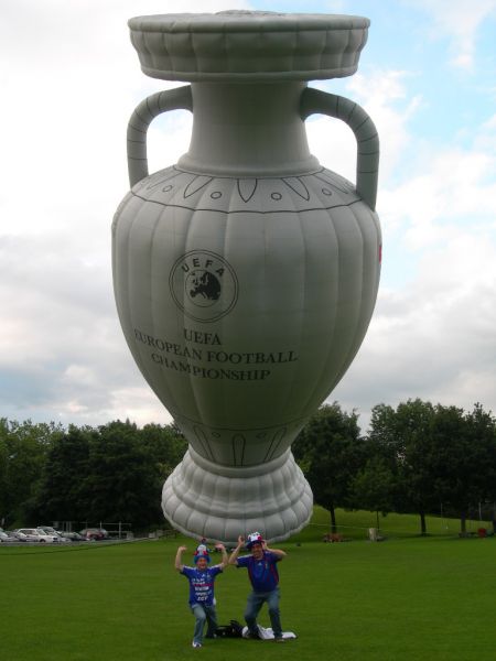 On porte on ramene la Coupe à la Maison