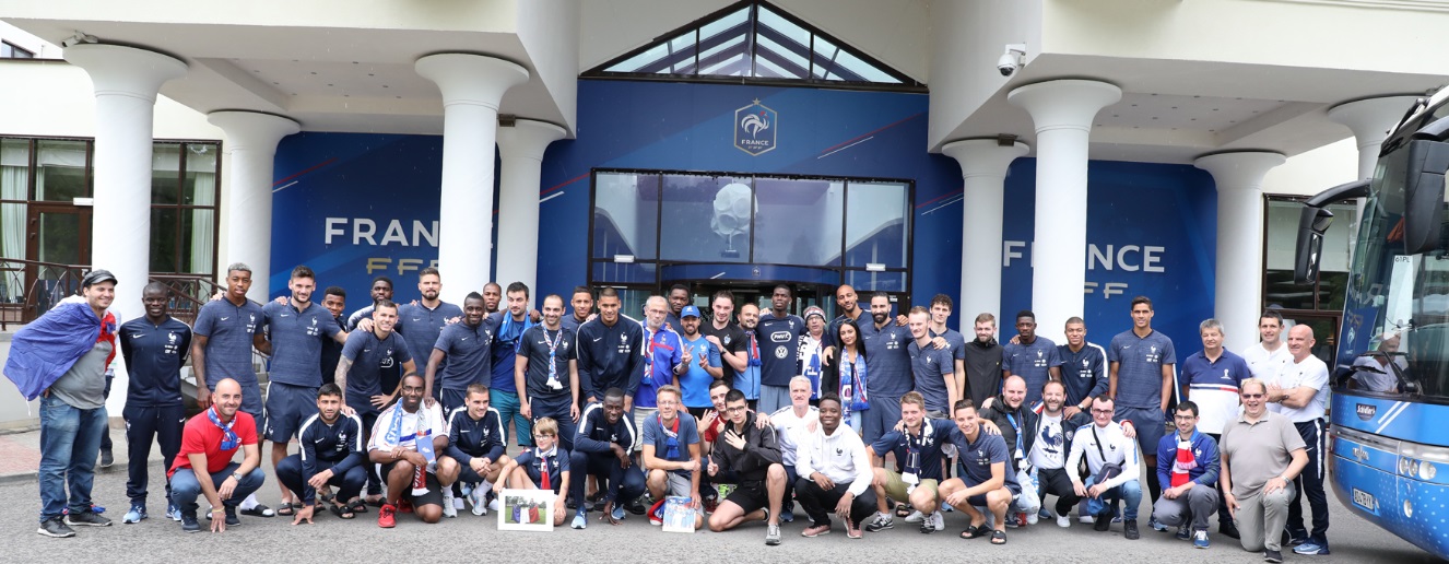 23 Supporters avec les 23 Bleus à Kazan