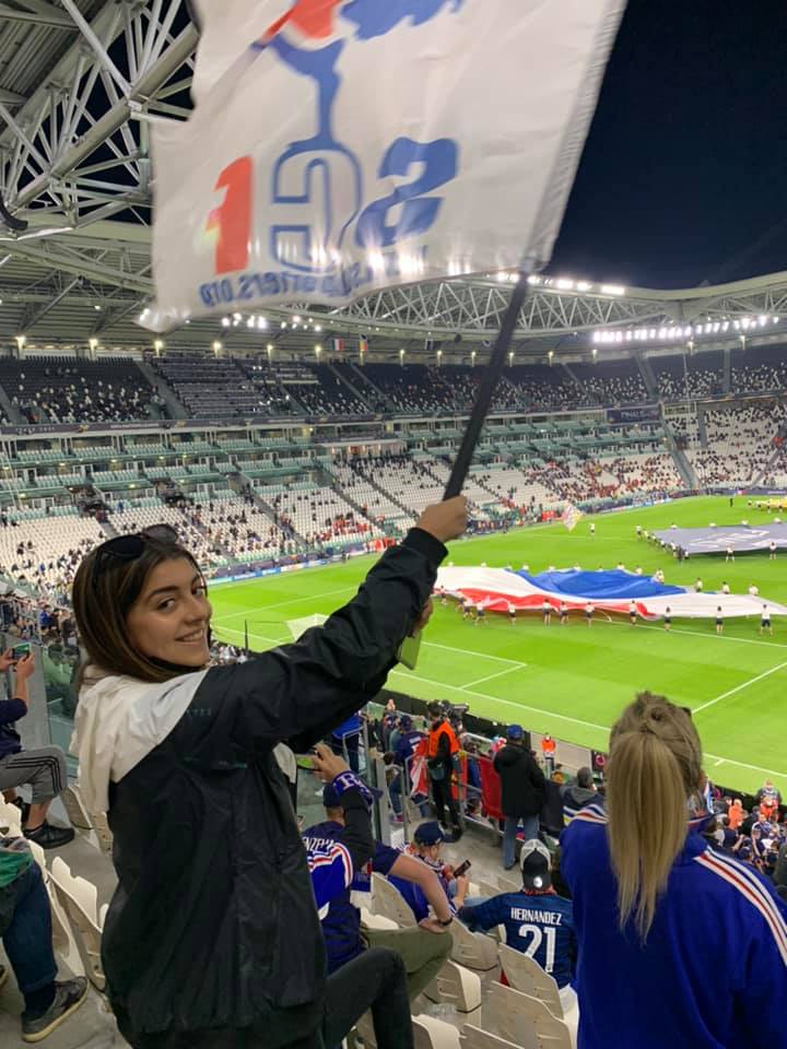 Aline avec drapeau SCF