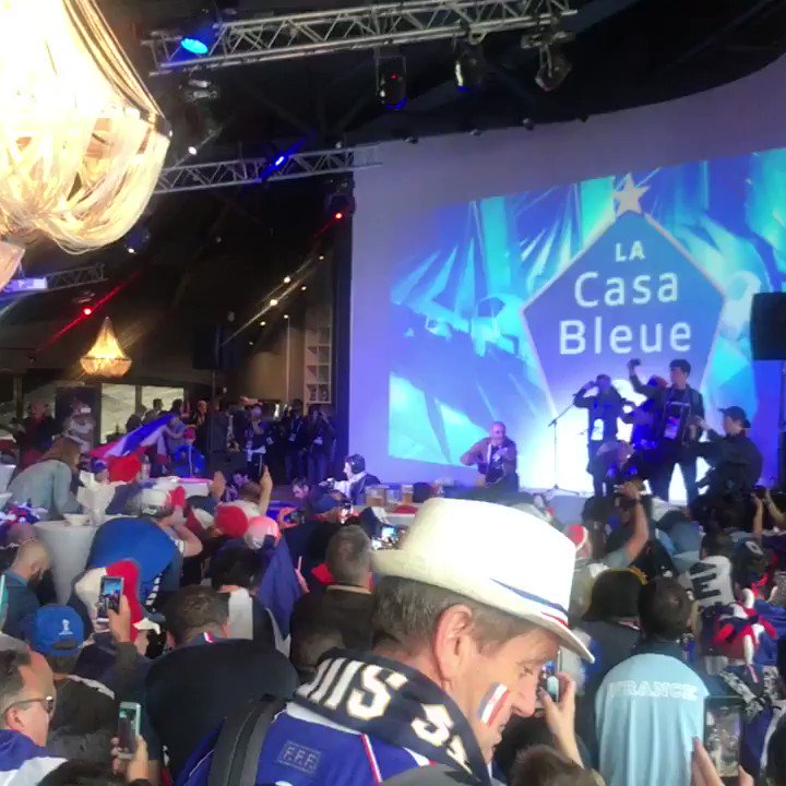 Casa Bleue podium