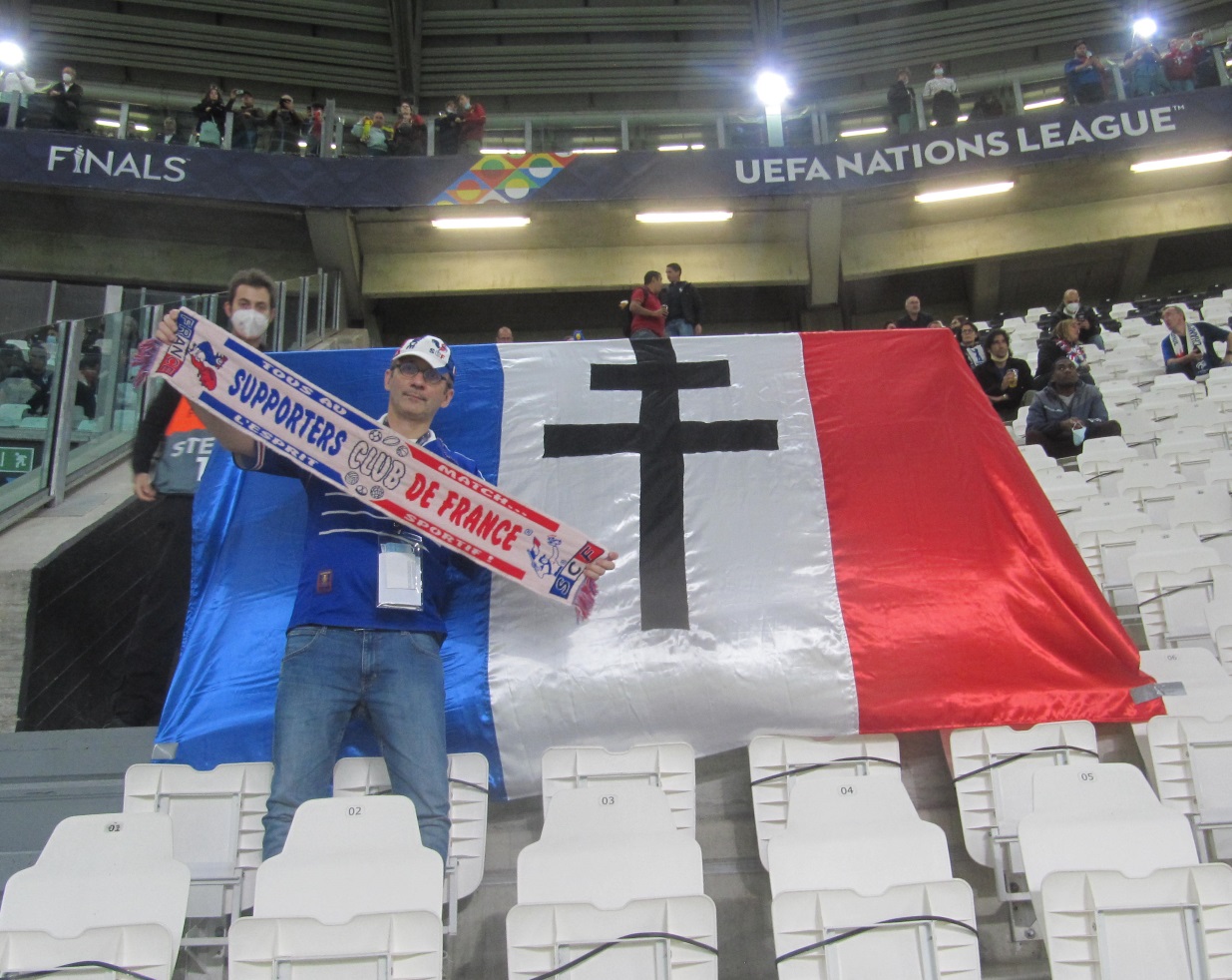 Drapeau Tricolore croix de Lorraine