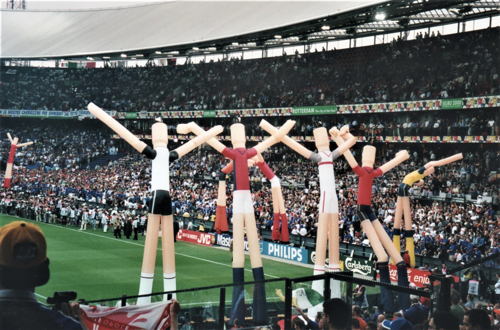 EURO 2000 bonhommes gonflés