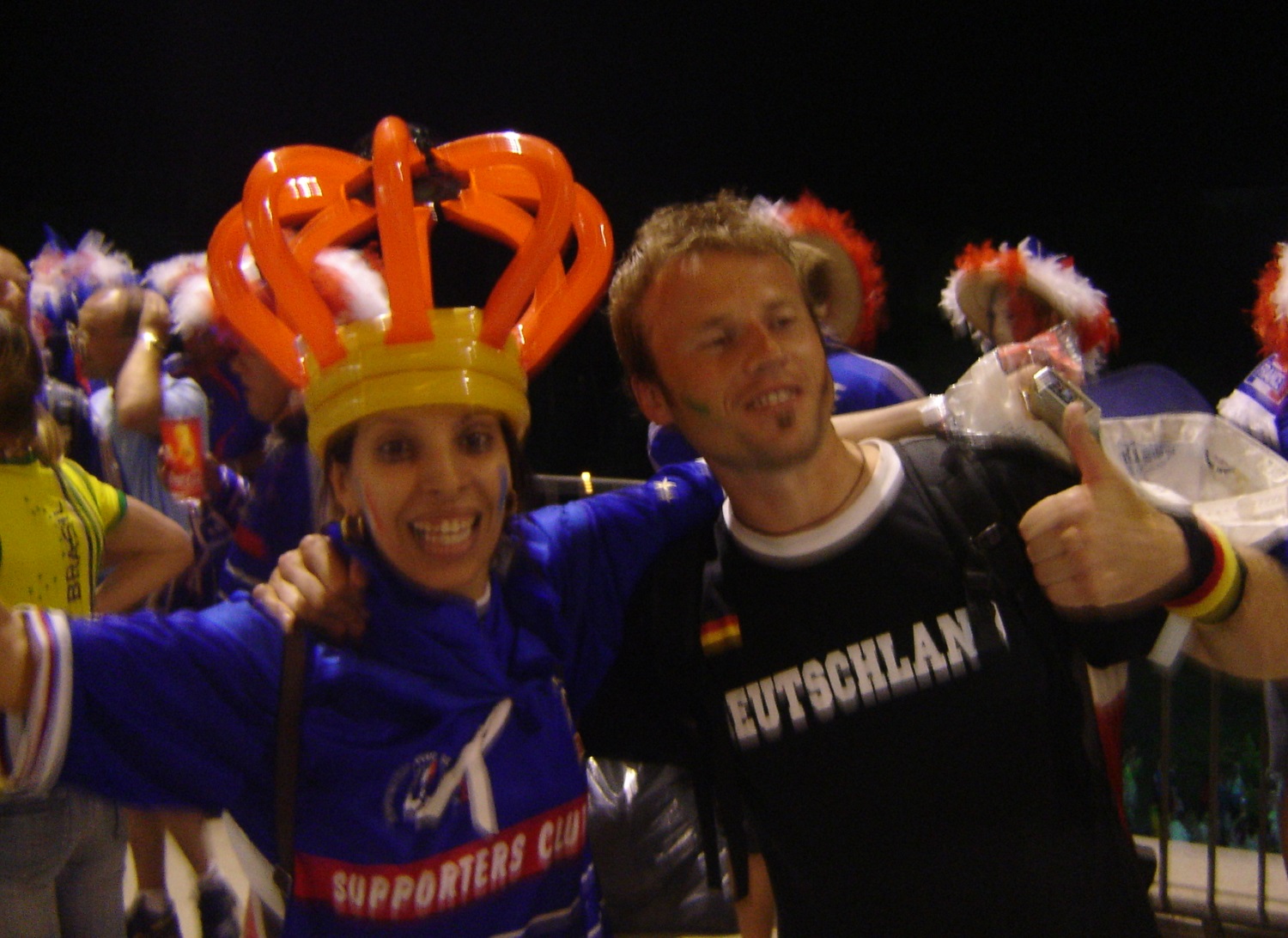 Hedja avec un supporter allemand après France-Brésil en 2006