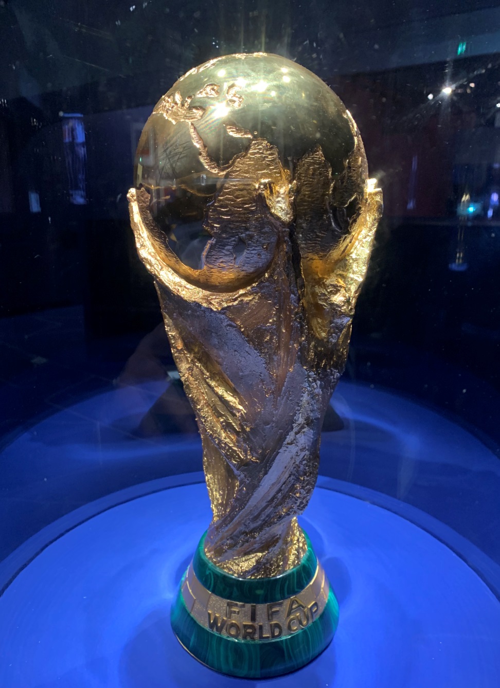 Une coupe avant de boire le Champagne